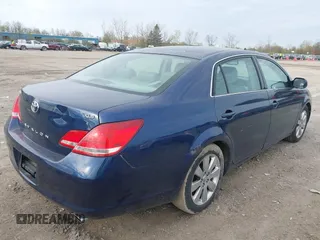 2005 Toyota Avalon XL with VIN 4T1BK36B05U049028, listed as a IAAI auction lot 42094971 with 274,181 mi miles. Bid and sale history available at carsss.com. Image 4.