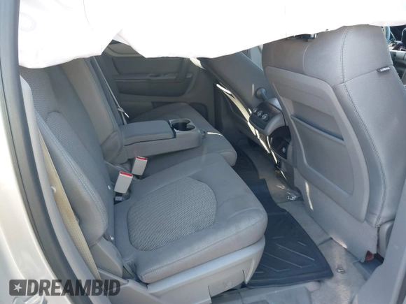2016 Chevrolet Traverse LS with VIN 1GNKRFED2GJ239042, listed as a IAAI auction lot 41747405 with 118,400 mi miles. Bid and sale history available at carsss.com. Image 8.