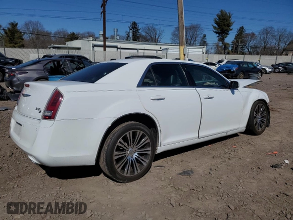 2013 Chrysler 300 with VIN 2C3CCABGXDH739421, listed as a Copart auction lot 47422055 with 117,364 mi miles and Salvage Title. Bid and sale history available at carsss.com. Image 3.