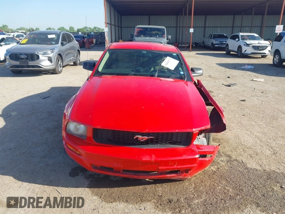 2007 Ford Mustang Deluxe z VIN 1ZVFT80N875370716, wystawiony jako IAAI lot #42006779 z przebiegiem 149 895 mil mil oraz . Historia ofert i sprzedaży dostępna na DreamBid. Obrazek 12.