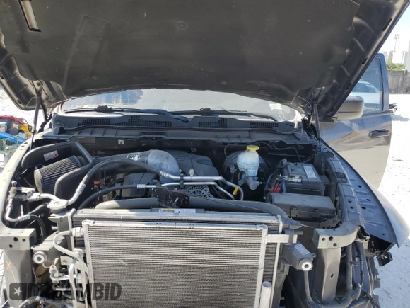 2018 Ram 1500 Express z VIN 1C6RR6KT6JS350124, wystawiony jako Copart lot #52628085 z przebiegiem 78 383 mil mil oraz Szkoda całkowita • Salvage title. Historia ofert i sprzedaży dostępna na DreamBid. Obrazek 11.