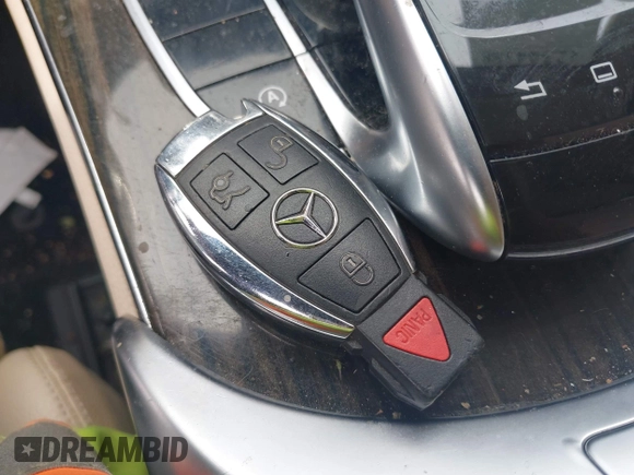 2016 Mercedes-Benz C 300 Luxury with VIN 55SWF4KB0GU098553, listed as a IAAI auction lot 42344188 with 167,970 mi miles and . Bid and sale history available at DreamBid. Image 11.