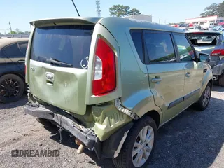 2013 Kia Soul ! with VIN KNDJT2A66D7602666, listed as a IAAI auction lot 41936453 with 243,420 mi miles. Bid and sale history available at carsss.com. Image 4.