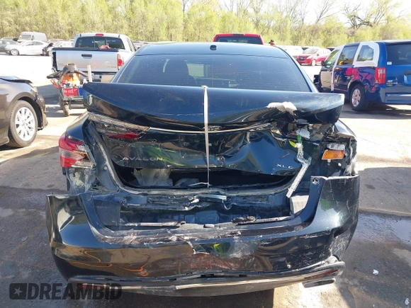 2016 Toyota Avalon Limited with VIN 4T1BK1EB3GU202817, listed as a IAAI auction lot 42023194 with 86,979 mi miles and . Bid and sale history available at carsss.com. Image 6.