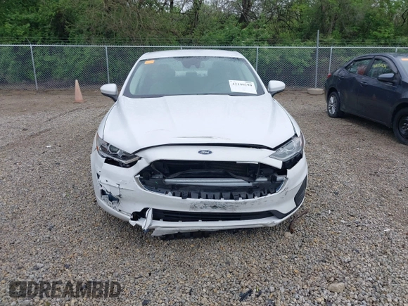 2020 Ford Fusion SE with VIN 3FA6P0LU5LR151074, listed as a IAAI auction lot 42146290 with 98,574 mi miles and . Bid and sale history available at carsss.com. Image 13.