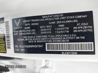 2024 VinFast VF 8 Eco z VIN RLLV1AEB4RH007847, wystawiony jako IAAI lot #40996888 z przebiegiem 2 300 mil mil oraz . Historia ofert i sprzedaży dostępna na DreamBid. Obrazek 9.