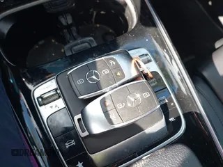 2020 Mercedes-Benz GLB 250 z VIN WDC4M4HB3LW006986, wystawiony jako IAAI lot #41289935 z przebiegiem 90 001 mil mil oraz . Historia ofert i sprzedaży dostępna na DreamBid. Obrazek 11.