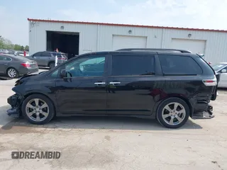 2017 Toyota Sienna SE with VIN 5TDXZ3DC4HS840494, listed as a IAAI auction lot 42418699 with 90,197 mi miles and . Bid and sale history available at DreamBid. Image 15.