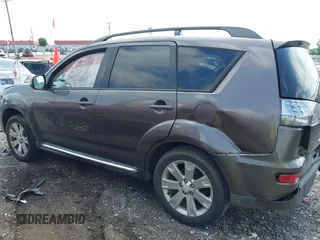 2010 Mitsubishi Outlander SE with VIN JA4AS3AW0AZ002972, listed as a IAAI auction lot 42220473 with 225,584 mi miles and . Bid and sale history available at DreamBid. Image 14.