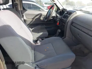 2004 Nissan Frontier XE z VIN 1N6ED27T84C446582, wystawiony jako IAAI lot #41428931 z przebiegiem Nie podano mil oraz . Historia ofert i sprzedaży dostępna na DreamBid. Obrazek 5.