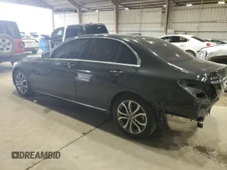 2018 Mercedes-Benz C 300 z VIN 55SWF4JB5JU219795, wystawiony jako Copart lot #53573385 z przebiegiem 109 462 mil mil oraz Czysty tytuł • Clean title. Historia ofert i sprzedaży dostępna na DreamBid. Obrazek 2.
