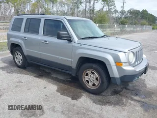 2014 Jeep Patriot Sport z VIN 1C4NJPBBXED893482, wystawiony jako IAAI lot #41637905 z przebiegiem 182 709 mil mil oraz . Historia ofert i sprzedaży dostępna na DreamBid. Obrazek 1.