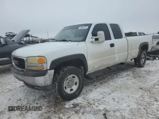 2000 GMC Sierra 2500 SLE z VIN 1GTGK29U1YE139224, wystawiony jako Copart lot #45599125 z przebiegiem 290 042 mil mil oraz Szkody całkowita. Historia ofert i sprzedaży dostępna na DreamBid. Obrazek 1.