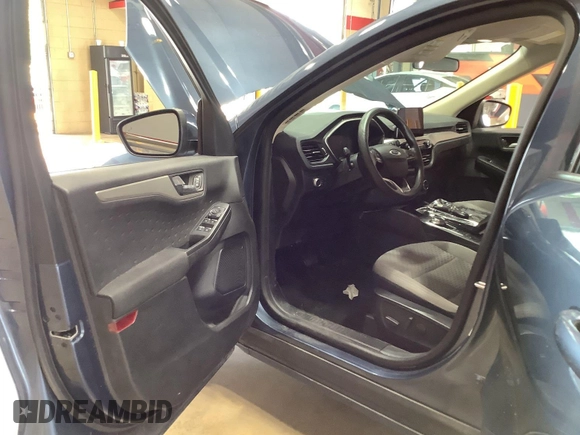 2020 Ford Escape SE с VIN 1FMCU9G68LUB81261, выставлен на аукционе IAAI как лот 42650256 с пробегом 82 353 миль миль и . История ставок и продаж доступна на DreamBid. Изображение 6.