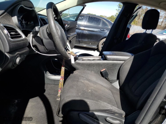 2016 Chrysler 200 Limited with VIN 1C3CCCAB1GN152182, listed as a Copart auction lot 47160225 with 136,679 mi miles and Salvage Title. Bid and sale history available at carsss.com. Image 7.