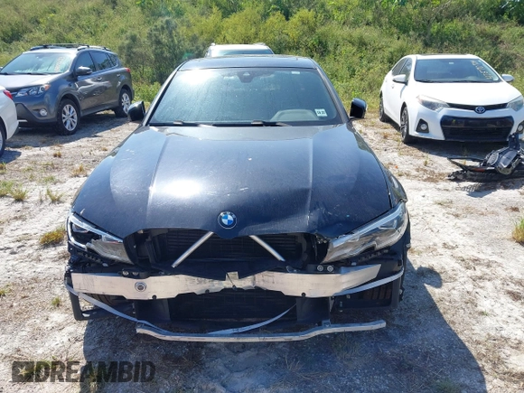 2019 BMW 3 Series 330i xDrive with VIN WBA5R7C51KFH25487, listed as a IAAI auction lot 40605403 with 1 mi miles. Bid and sale history available at carsss.com. Image 12.