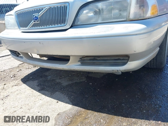 2000 Volvo V70 with VIN YV1LW61J8Y2647178, listed as a IAAI auction lot 42636533 with 128,619 mi miles and . Bid and sale history available at DreamBid. Image 6.