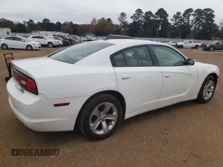 2011 Dodge Charger Rallye Plus with VIN 2B3CL3CG1BH513546, listed as a Copart auction lot 83929824 with 151,974 mi miles and Salvage Title. Bid and sale history available at carsss.com. Image 3.