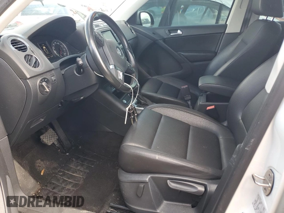 2017 Volkswagen Tiguan S with VIN WVGAV7AX3HK039090, listed as a Copart auction lot 74625704 with 62,359 mi miles and Salvage title. Bid and sale history available at DreamBid. Image 7.