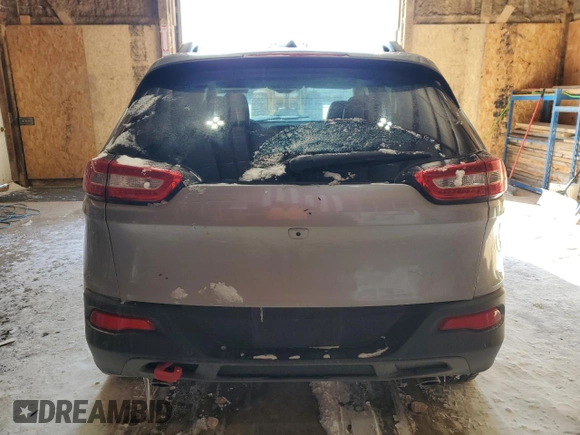 2018 Jeep Cherokee Trailhawk z VIN 1C4PJMBX7JD525385, wystawiony jako Copart lot #46084225 z przebiegiem 75 259 mil mil oraz Szkoda całkowita • Salvage title. Historia ofert i sprzedaży dostępna na DreamBid. Obrazek 6.