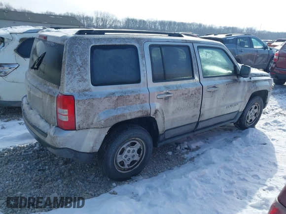 2011 Jeep Patriot Latitude with VIN 1J4NT1GBXBD289758, listed as a IAAI auction lot 41301702 with 215,068 mi miles. Bid and sale history available at carsss.com. Image 4.