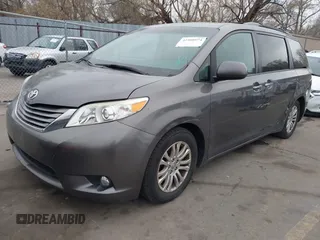 2015 Toyota Sienna XLE with VIN 5TDYK3DC6FS672329, listed as a IAAI auction lot 41908974 with 117,950 mi miles. Bid and sale history available at carsss.com. Image 17.