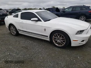 2013 Ford Mustang V6 with VIN 1ZVBP8AM3D5271855, listed as a Copart auction lot 50033585 with 140,675 mi miles and Salvage Title. Bid and sale history available at carsss.com. Image 4.