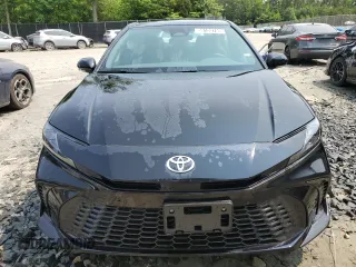 2025 Toyota Camry LE z VIN 4T1DAACKXSU089259, wystawiony jako Copart lot #59180765 z przebiegiem 9 242 mil mil oraz Czysty tytuł • Clean title. Historia ofert i sprzedaży dostępna na DreamBid. Obrazek 5.