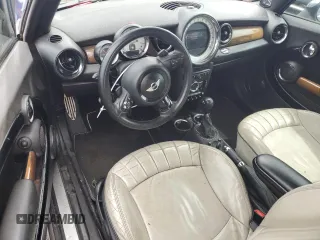 2012 MINI Convertible S z VIN WMWZP3C53CT550188, wystawiony jako Copart lot #88769895 z przebiegiem 130 696 mil mil oraz Nie do naprawy • Non repairable. Historia ofert i sprzedaży dostępna na DreamBid. Obrazek 8.