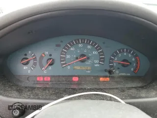 2002 Mitsubishi Galant ES z VIN 4A3AA46G42E117189, wystawiony jako Copart lot #68738064 z przebiegiem 147 493 mil mil oraz Szkody całkowita. Historia ofert i sprzedaży dostępna na DreamBid. Obrazek 9.