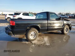 2000 GMC Sonoma SLS w/1SE Pkg with VIN 1GTCS1452Y8237606, listed as a Copart auction lot 83415884 with 104,004 mi miles and Salvage Title. Bid and sale history available at carsss.com. Image 3.