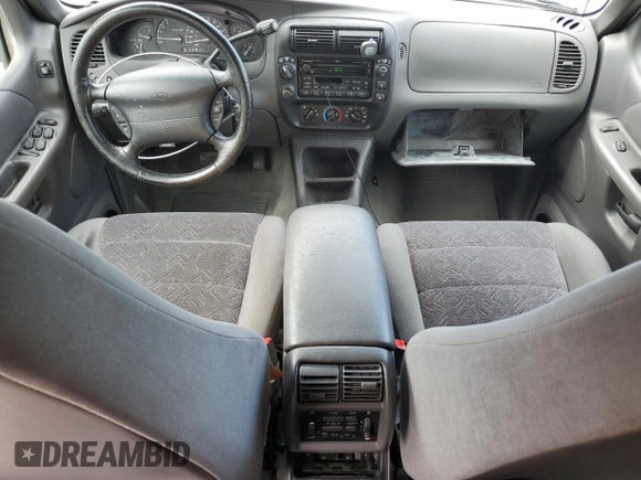 2001 Ford Explorer XLT with VIN 1FMZU73E31UB04094, listed as a Copart auction lot 62517655 with 85,961 mi miles and Salvage title. Bid and sale history available at DreamBid. Image 8.