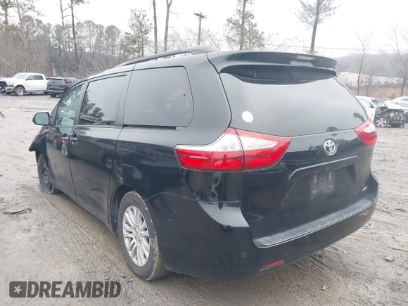 2017 Toyota Sienna XLE Auto Access Seat z VIN 5TDYZ3DC4HS784545, wystawiony jako IAAI lot #41427309 z przebiegiem 85 244 mil mil oraz . Historia ofert i sprzedaży dostępna na DreamBid. Obrazek 14.
