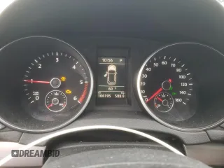 2014 Volkswagen Golf TDI w/Sunroof & Nav с VIN WVWDM7AJ9EW000427, выставлен на аукционе Copart как лот 68286454 с пробегом 106 195 миль миль и Списание • Salvage title. История ставок и продаж доступна на DreamBid. Изображение 9.