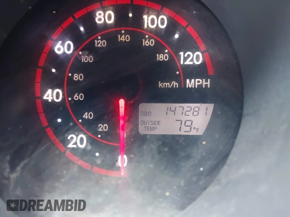 2005 Toyota Matrix STD with VIN 2T1KR32E05C399465, listed as a IAAI auction lot 42084140 with 147,281 mi miles. Bid and sale history available at carsss.com. Image 7.