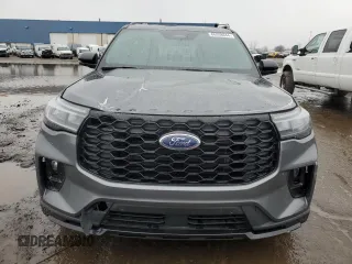 2025 Ford Explorer ST-Line with VIN 1FMUK8KH0SGA05900, listed as a Copart auction lot 86958044 with 1,802 mi miles and Non Repairable. Bid and sale history available at carsss.com. Image 5.
