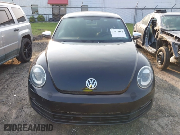 2013 Volkswagen Beetle 2.5L w/Sun/Sound/Nav с VIN 3VWJP7AT7DM677581, выставлен на аукционе IAAI как лот 42429868 с пробегом Не указан миль и . История ставок и продаж доступна на DreamBid. Изображение 13.