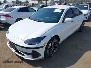 2023 Hyundai Ioniq 6 SEL z VIN KMHM34AA0PA028579, wystawiony jako IAAI lot #42171621 z przebiegiem 24 606 mil mil oraz . Historia ofert i sprzedaży dostępna na DreamBid. Obrazek 2.