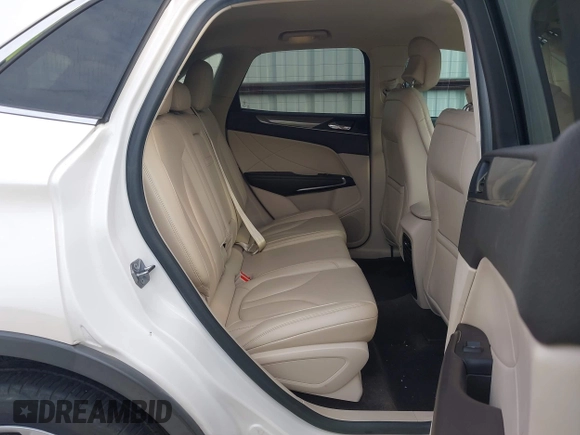 2017 Lincoln MKC Premiere z VIN 5LMCJ1C99HUL69530, wystawiony jako IAAI lot #42278151 z przebiegiem 45 809 mil mil oraz . Historia ofert i sprzedaży dostępna na DreamBid. Obrazek 8.
