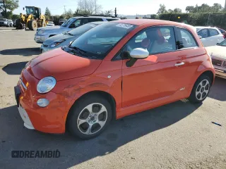 2015 FIAT 500e with VIN 3C3CFFGE0FT672771, listed as a Copart auction lot 46716455 with 45,088 mi miles and Salvage Title. Bid and sale history available at carsss.com. Image 1.