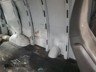 2022 GMC Savana Cargo z VIN 1GTW7AFP3N1290963, wystawiony jako Copart lot #45167374 z przebiegiem 43 924 mil mil oraz Szkoda całkowita • Salvage title. Historia ofert i sprzedaży dostępna na DreamBid. Obrazek 10.