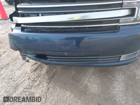 2017 Ford Flex Limited with VIN 2FMHK6D88HBA05128, listed as a IAAI auction lot 41209291 with 309,889 mi miles. Bid and sale history available at carsss.com. Image 18.