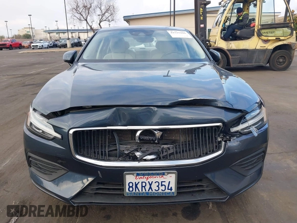 2019 Volvo S60 Momentum with VIN 7JR102FK6KG011458, listed as a IAAI auction lot 41515206 with 42,848 mi miles. Bid and sale history available at carsss.com. Image 13.