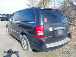 2009 Chrysler Town & Country Touring with VIN 2A8HR54X39R629941, listed as a IAAI auction lot 41525899 with 151,803 mi miles and . Bid and sale history available at DreamBid. Image 3.