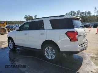 2024 Ford Expedition XLT z VIN 1FMJU1H87REA11212, wystawiony jako Copart lot #46078225 z przebiegiem 7801 mil mil oraz Szkody całkowita. Historia ofert i sprzedaży dostępna na DreamBid. Obrazek 2.