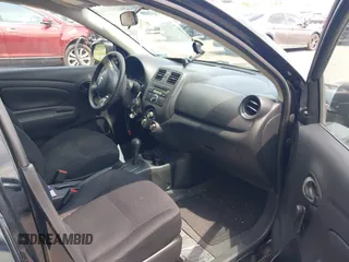 2012 Nissan Versa S z VIN 3N1CN7AP7CL942334, wystawiony jako IAAI lot #42744514 z przebiegiem 157 841 mil mil oraz . Historia ofert i sprzedaży dostępna na DreamBid. Obrazek 5.