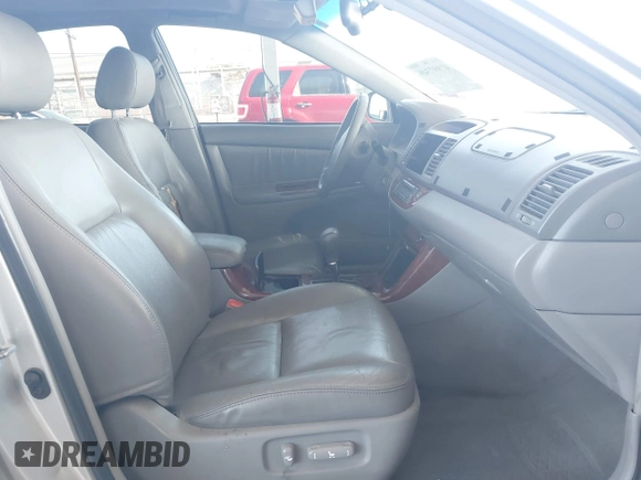 2005 Toyota Camry LE with VIN 4T1BF32K35U593310, listed as a IAAI auction lot 41997349 with 346,020 mi miles and . Bid and sale history available at DreamBid. Image 5.