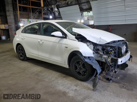 2020 Hyundai Ioniq Blue with VIN KMHC65LC4LU221107, listed as a Copart auction lot 57318345 with 141,031 mi miles and Salvage title. Bid and sale history available at DreamBid. Image 4.