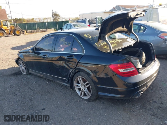 2012 Mercedes-Benz C 300 Sport с VIN WDDGF8BB7CR198950, выставлен на аукционе IAAI как лот 42138119 с пробегом Не указан миль и . История ставок и продаж доступна на DreamBid. Изображение 3.