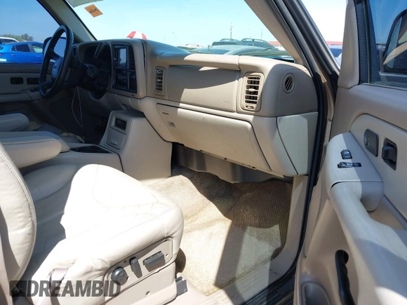 2001 GMC Yukon SLT with VIN 1GKEC13T71J113257, listed as a IAAI auction lot 41975910 with 195,509 mi miles. Bid and sale history available at carsss.com. Image 5.